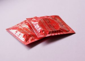 Este folosirea prezervativului un păcat?