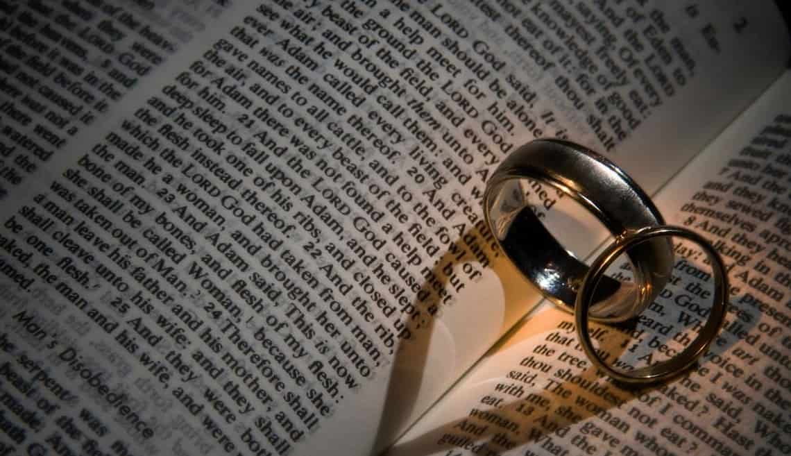 bibleweddingrings.jpg