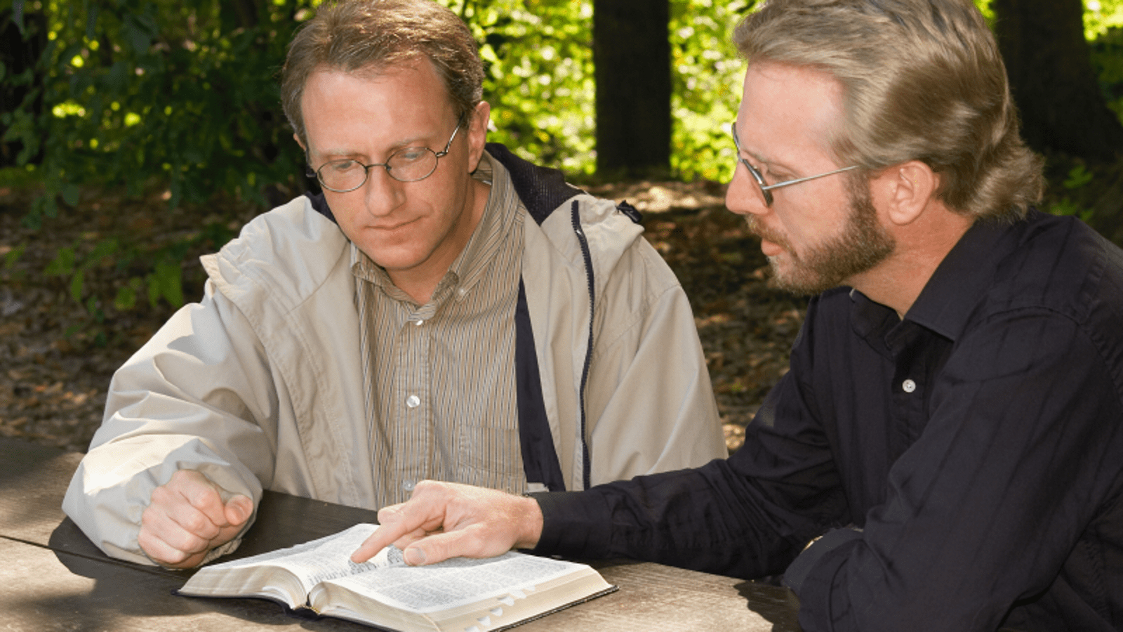 twomenstudyingbiblehd.png