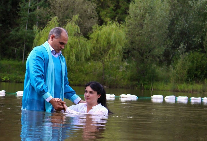 Что означает крещение и каковы условия для его принятия?
