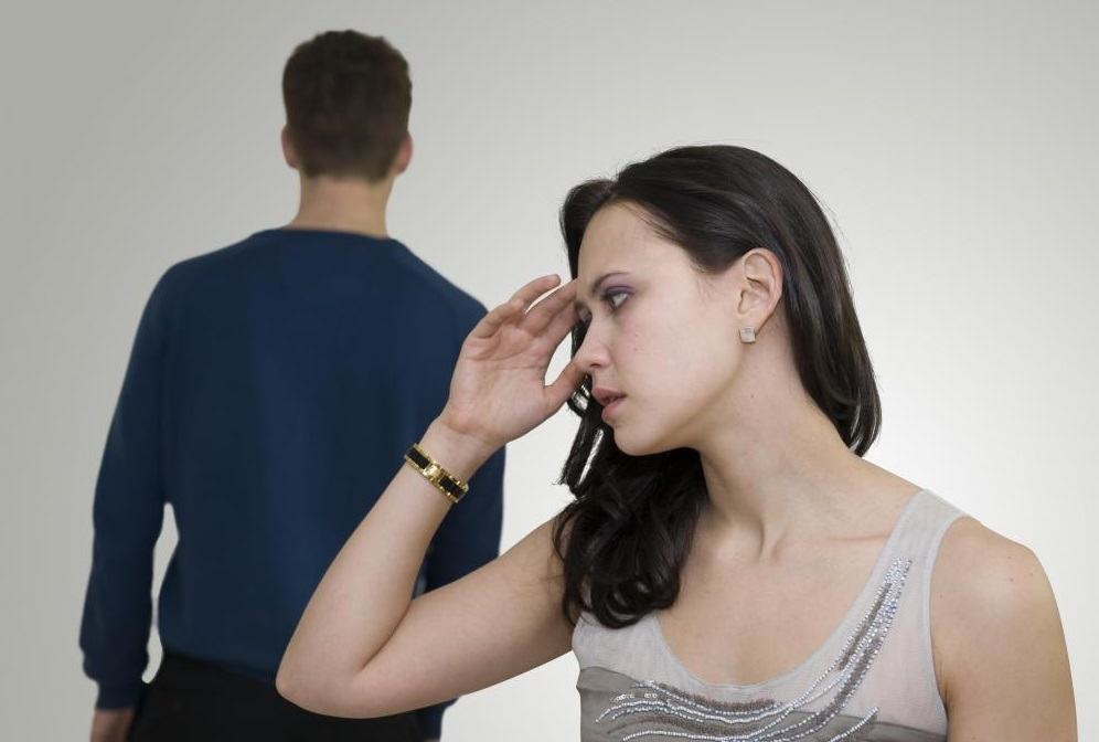 Comment doit se comporter une fille avec son ancien ami, qui maintenant l'ignore ?