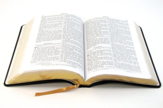 citirea Bibliei deschizând-o la întâmplare